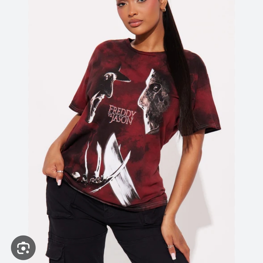 Fashion Nova Red and Black Graphic Tee